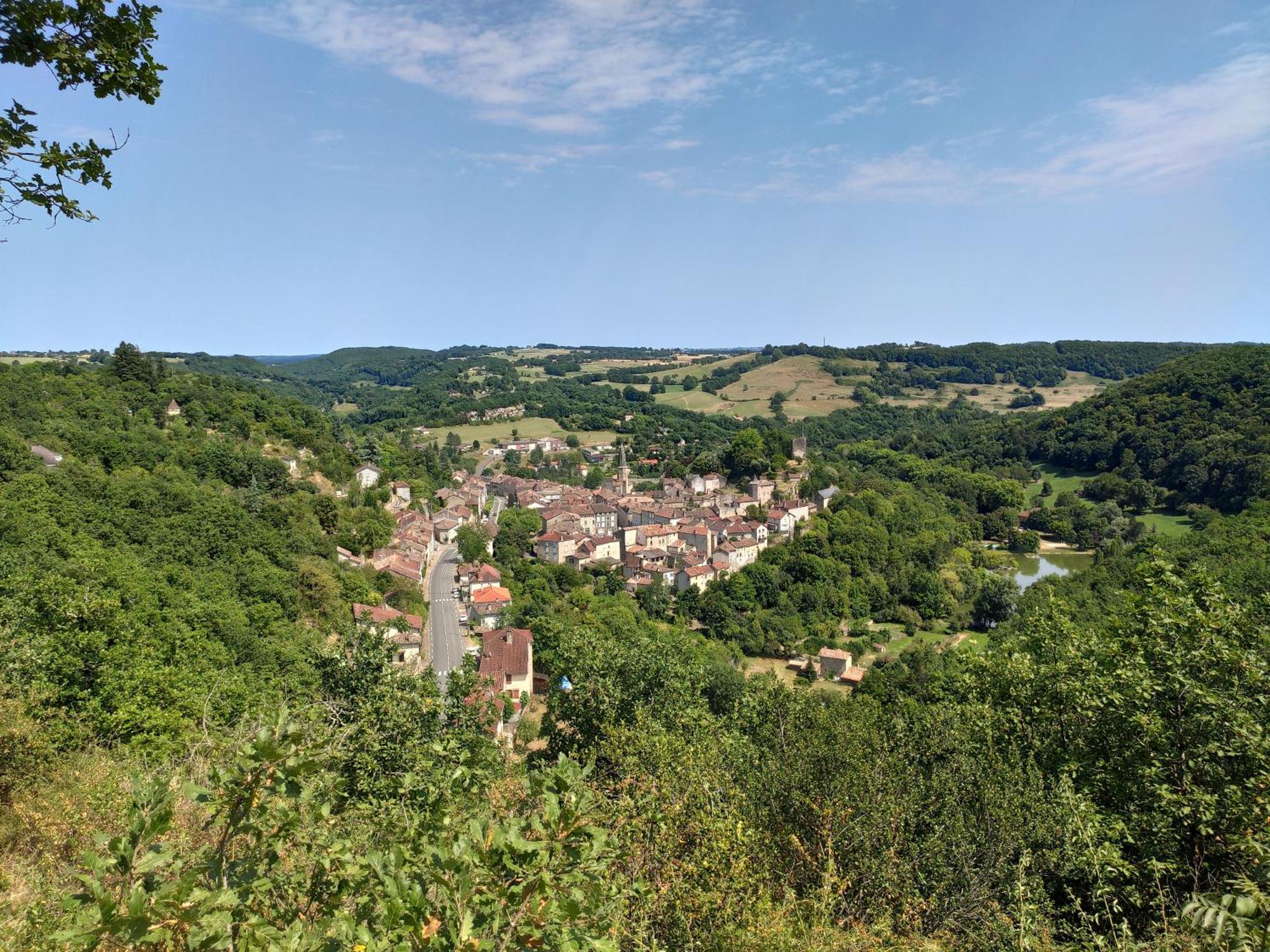 Village Bord De Ciel Caylus Exterior foto